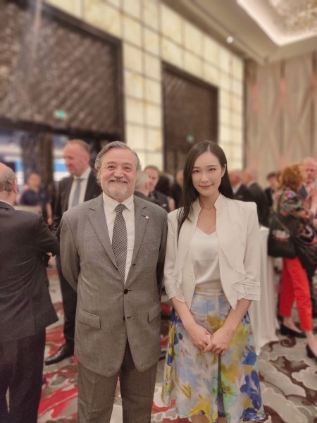 7de8a964a2139f5fa697ab4893642bb_副本.jpg